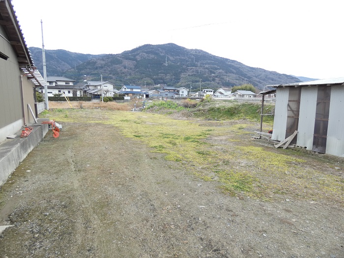 徳島県美馬市穴吹町三島舞中島１２６５土地