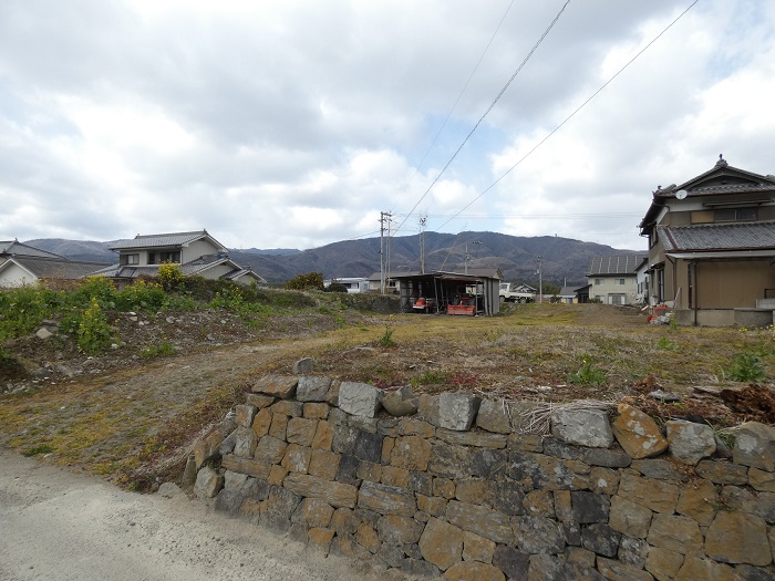 徳島県美馬市穴吹町三島舞中島１２６５土地