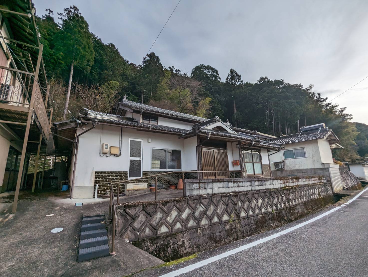 ～　美作市川東358　６４５万円一戸建て住宅　～